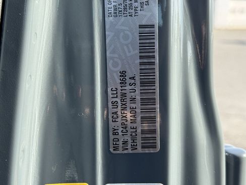 Used 2024 Jeep Wrangler Unlimited Rubicon image 26