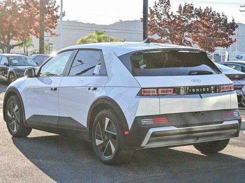 New 2026 Hyundai Ioniq 5 SEL image 8