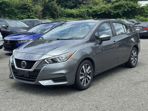 Used 2022 Nissan Versa SV FWD image 6