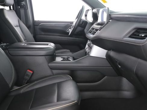 Used 2024 GMC Yukon XL SLT w/ SLT Luxury Package AWD/4WD image 34
