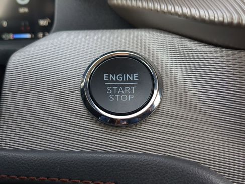 Certified 2025 Ford Explorer Active w/ Active Comfort Package image 26