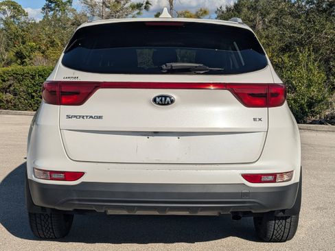 Certified 2018 Kia Sportage EX image 6
