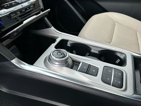 Certified 2023 Ford Explorer Limited w/ Limited Technology Package RWD image 17