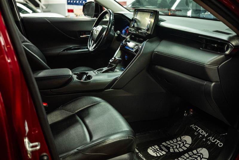 Used 2021 Toyota Venza LE w/ Carpet Mat Package (TMS) AWD/4WD image 14