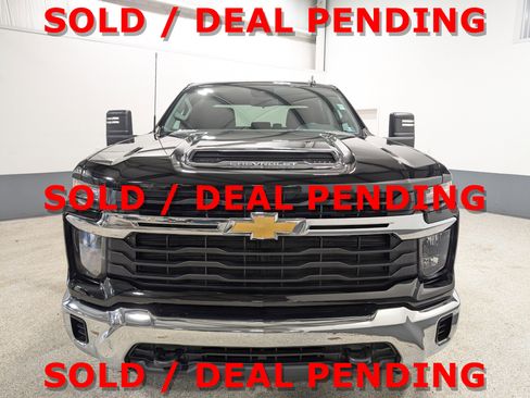 Used 2024 Chevrolet Silverado 2500 LT image 8