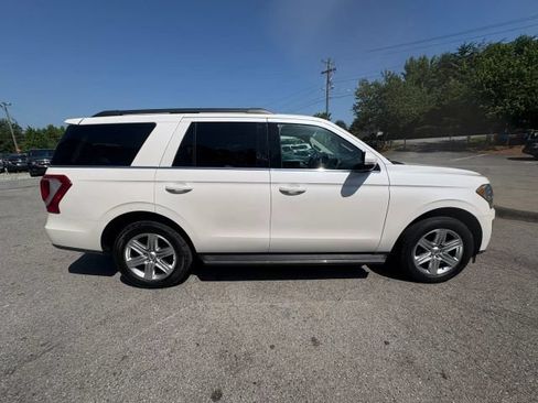 Used 2019 Ford Expedition XLT w/ Equipment Group 202A AWD/4WD image 6