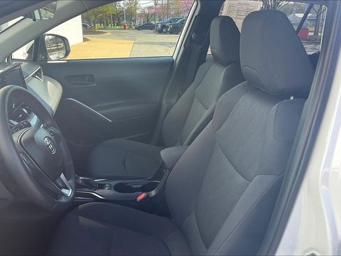 Used 2022 Toyota Corolla Cross LE image 29