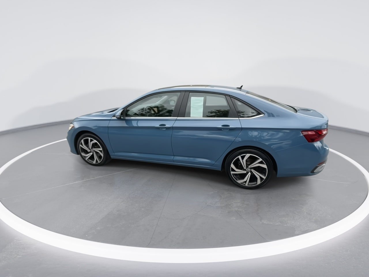 Used 2025 Volkswagen Jetta SEL FWD image 12
