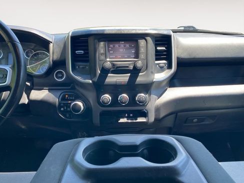 Used 2020 RAM 1500 Big Horn AWD/4WD image 11