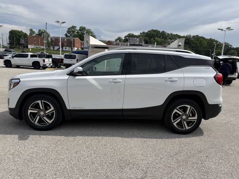 Used 2020 GMC Terrain SLT w/ Preferred Package FWD image 4