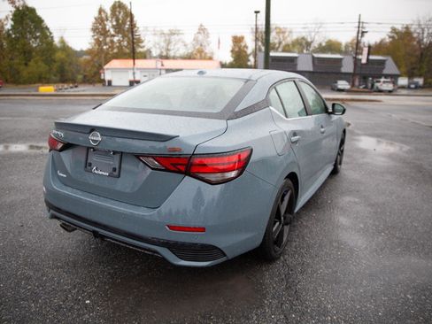 Used 2024 Nissan Sentra SR w/ SR Premium Package image 4