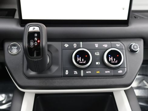 Certified 2025 Land Rover Defender 110 S AWD/4WD image 23