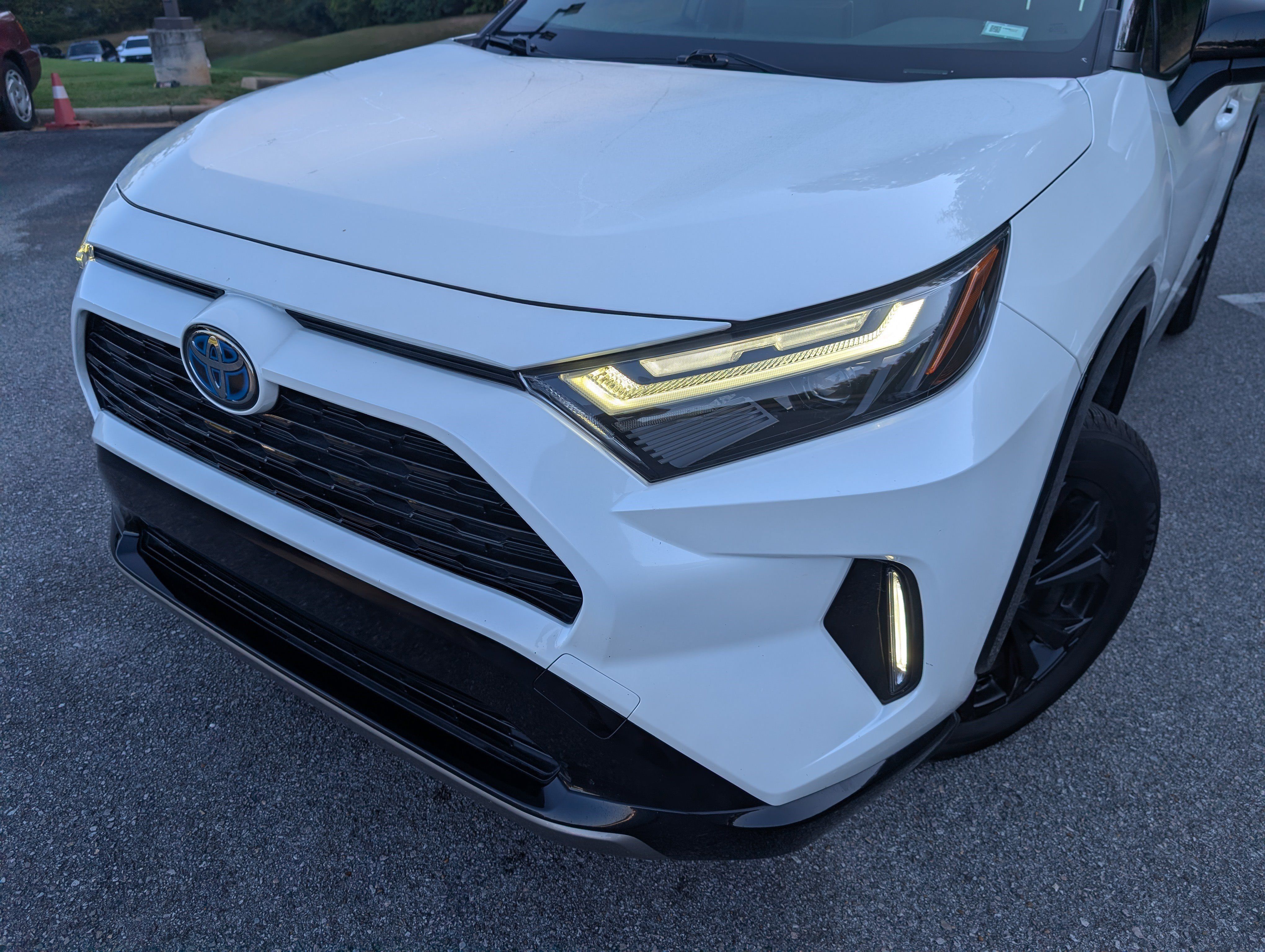 Used 2022 Toyota RAV4 XSE w/ XSE Grade Weather Package AWD/4WD image 13