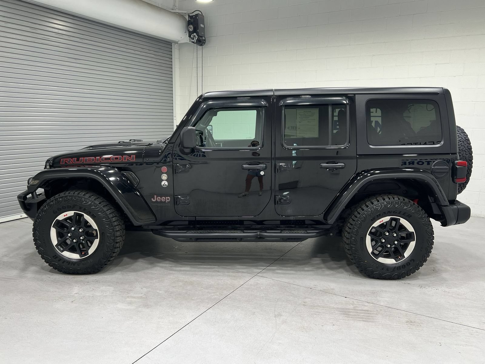 Used 2022 Jeep Wrangler Unlimited Rubicon w/ Steel Bumper Group AWD/4WD image 5
