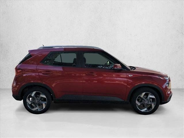 Used 2024 Hyundai Venue SEL FWD image 4