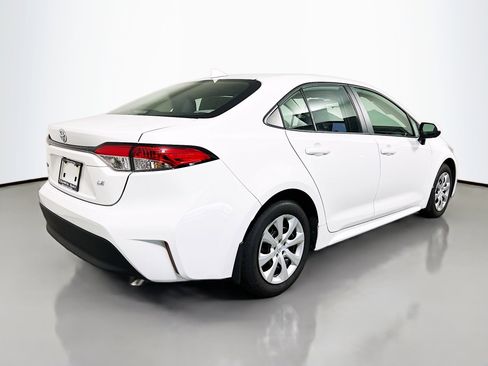 Used 2025 Toyota Corolla LE FWD image 4