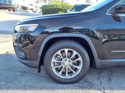 Used 2019 Jeep Cherokee Latitude Plus image 16