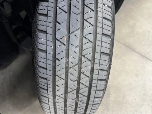 Used 2023 GMC Acadia SLE w/ Driver Convenience Package image 38