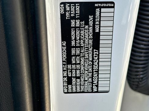 Certified 2025 Porsche Cayenne GTS AWD/4WD image 29