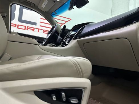 Used 2019 Cadillac Escalade Luxury AWD/4WD image 62