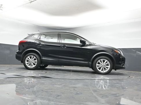 Used 2018 Nissan Rogue Sport SV w/ SV Technology Package image 28