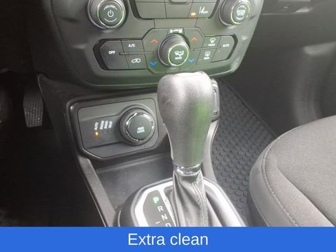 Used 2023 Jeep Renegade Altitude AWD/4WD image 17