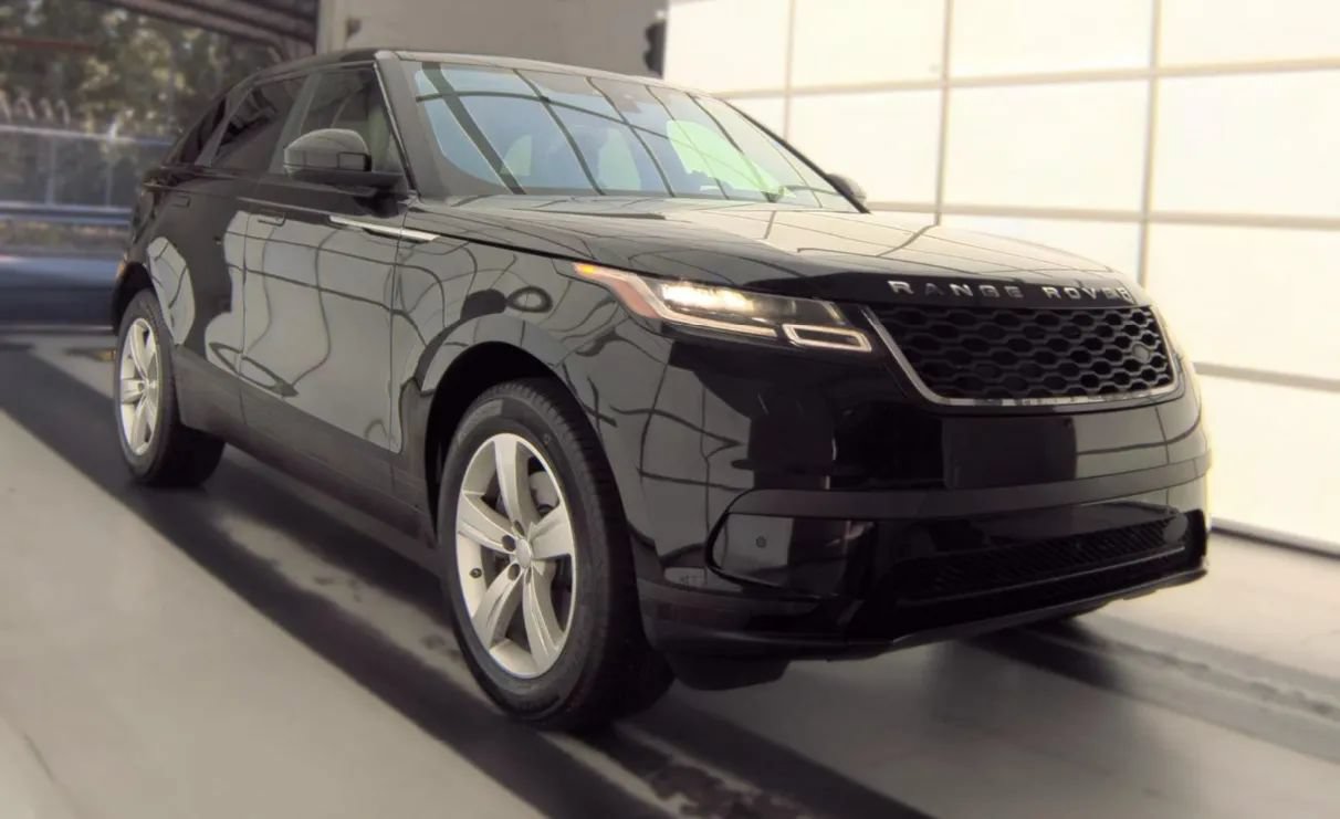 Used 2020 Land Rover Range Rover Velar S AWD/4WD image 2