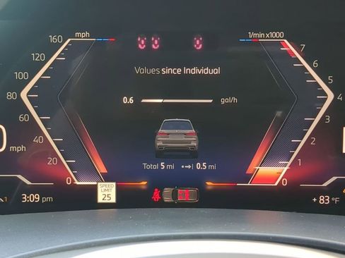 New 2026 BMW X7 xDrive40i w/ Executive Package image 28