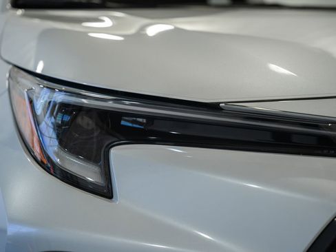 Used 2023 Toyota Corolla SE w/ Carpet Mat Package (TMS) FWD image 10