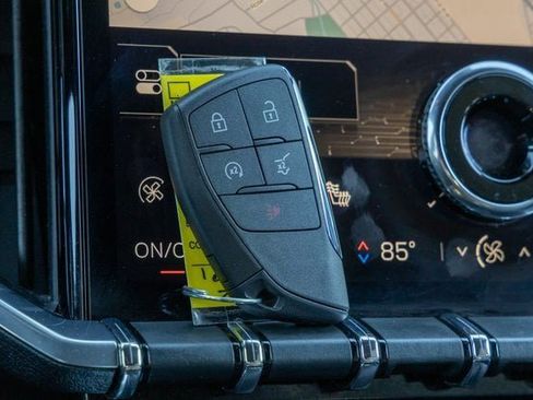 Used 2025 GMC Acadia Elevation image 25