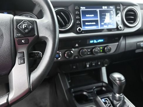 Used 2021 Toyota Tacoma TRD Sport image 2