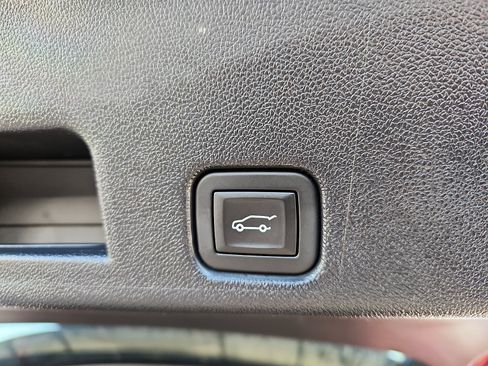 Used 2025 GMC Acadia AT4 image 33