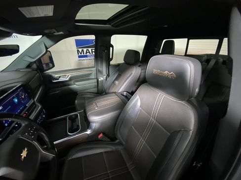 Used 2024 Chevrolet Silverado 2500 High Country w/ High Country Premium Package AWD/4WD image 24