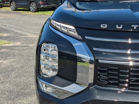 New 2025 Mitsubishi Outlander SEL image 10