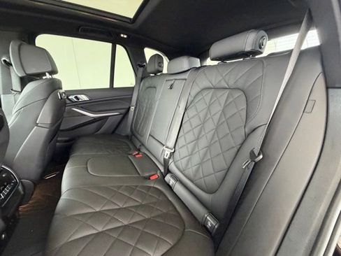 Certified 2025 BMW X5 xDrive40i w/ M Sport Package AWD/4WD image 36