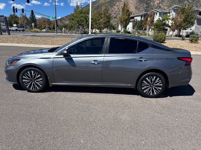 Used 2023 Nissan Altima 2.5 SV AWD/4WD image 6