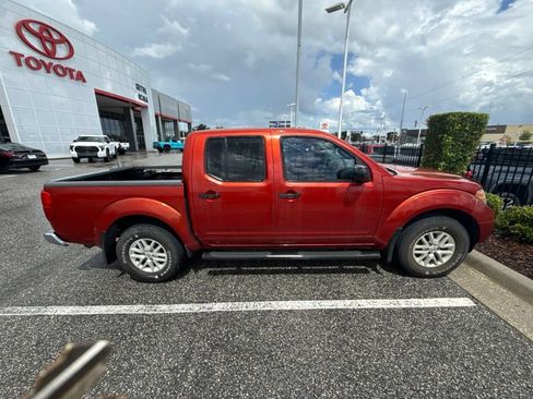 Used 2014 Nissan Frontier SV w/ SV Value Truck Package RWD image 4