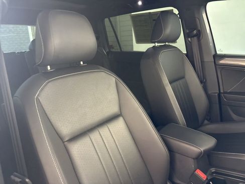 Used 2023 Volkswagen Tiguan SE R-Line FWD image 28