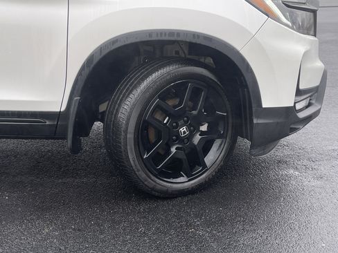 Certified 2024 Honda Passport Black Edition image 33