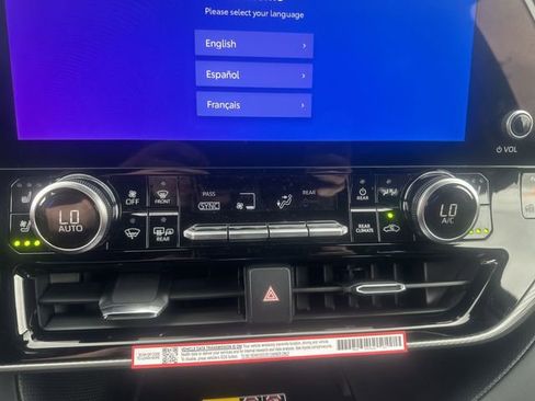 New 2026 Toyota Highlander Platinum AWD/4WD image 19