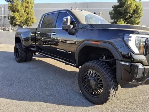 Used 2024 GMC Sierra 3500 Denali Ultimate AWD/4WD image 8