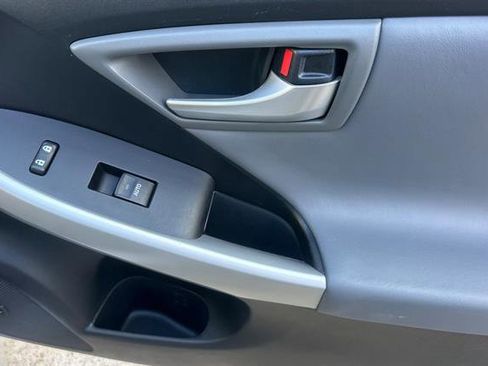 Used 2014 Toyota Prius Four image 18