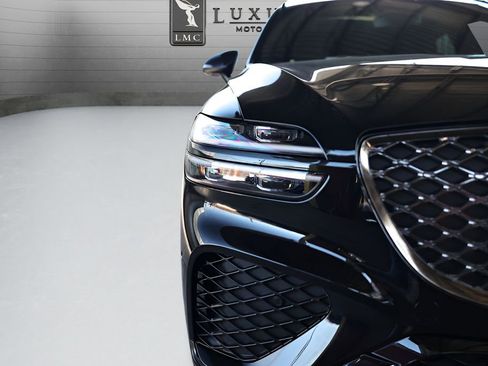 Used 2023 Genesis GV70 2.5T w/ Sport Prestige Package image 16