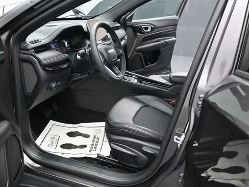 Used 2025 Jeep Compass Trailhawk AWD/4WD image 7