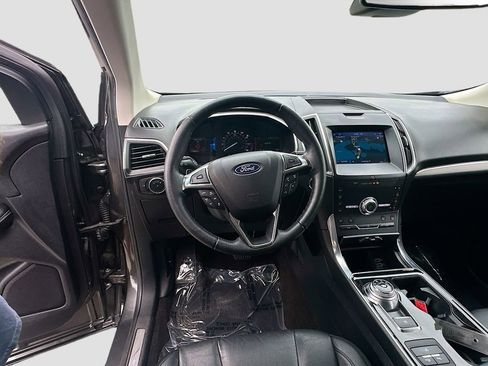 Used 2020 Ford Edge Titanium w/ Equipment Group 301A AWD/4WD image 11