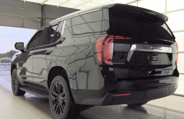 Used 2024 GMC Yukon SLE w/ Max Trailering Package AWD/4WD image 7