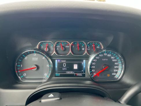 Used 2019 Chevrolet Suburban LT image 46