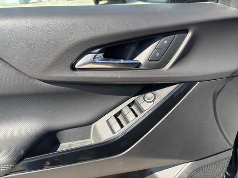 Used 2025 Chevrolet Equinox LT image 28