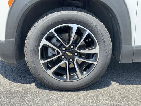 Used 2025 Chevrolet TrailBlazer LT FWD image 18