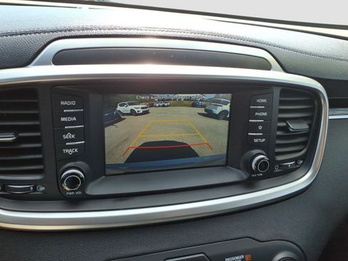 Used 2019 Kia Sorento S AWD/4WD image 20
